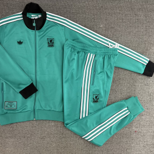 25/26 LFC half-team training kit